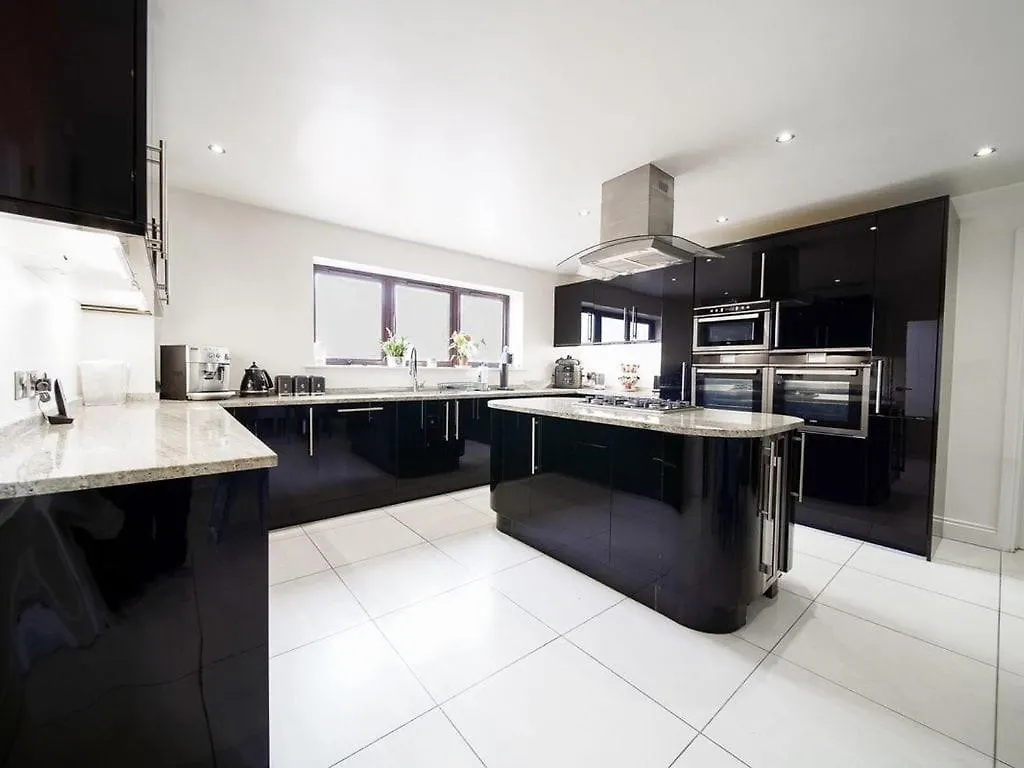 The Pines Villa Saint Leonards